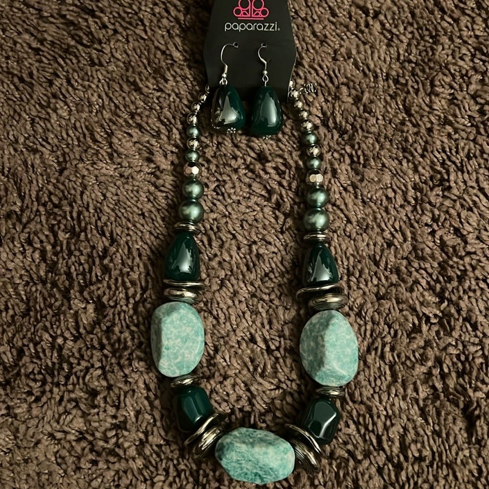 Paparazzi Turquoise and Silver Necklace Set